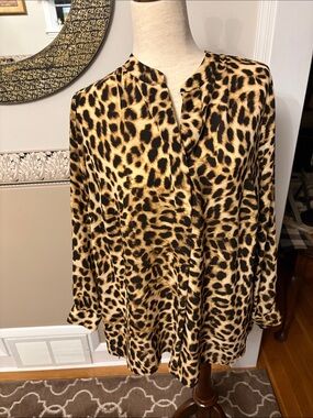 New Vince Camuto  Print Button-Front Blouse in Tan and Black 1X